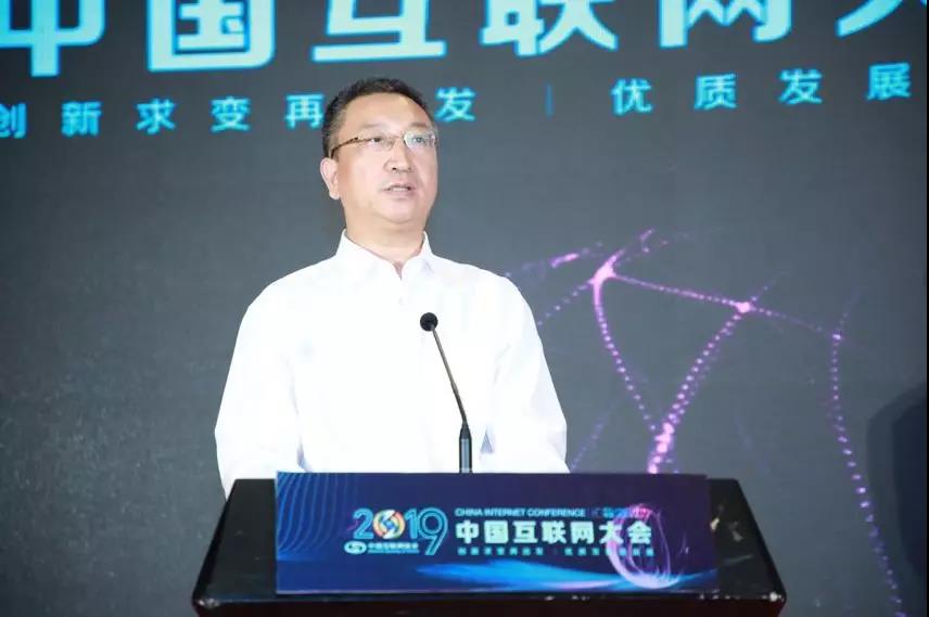 王新.jpg 王新.jpg